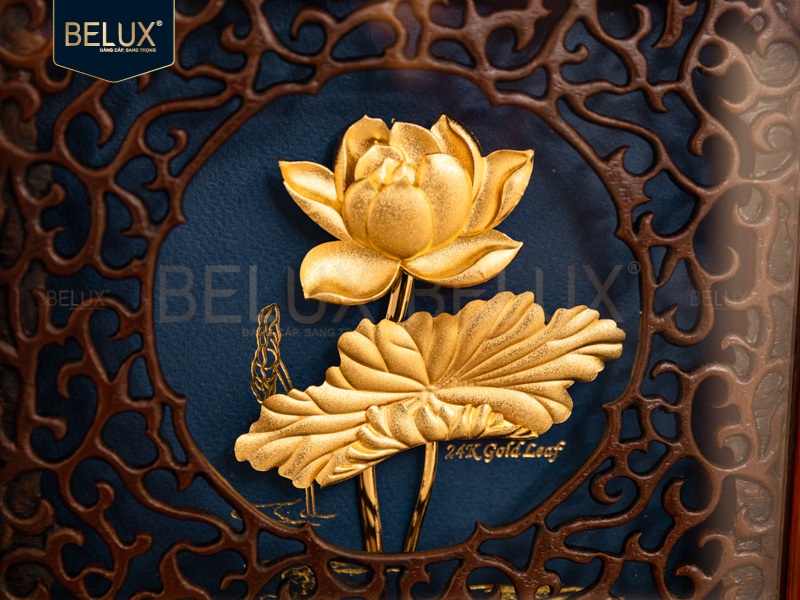 Tranh hoa sen dát vàng 24k KT 20x20cm